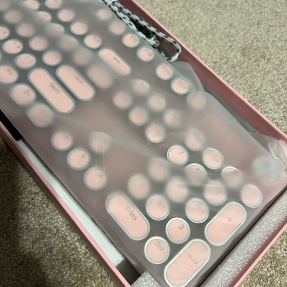 NWT • pink mechanical typewriter style round keys keyboard - Picture 3 of 4
